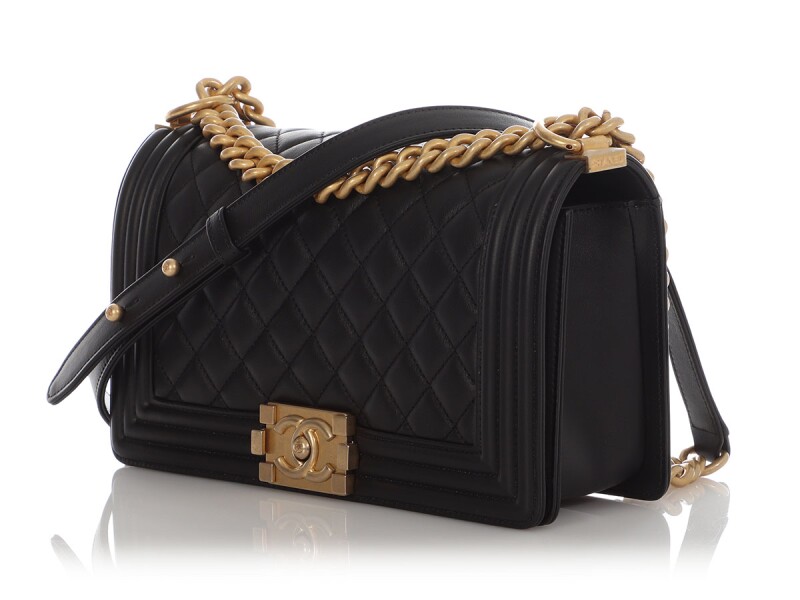 Chanel Medium Boy Bag – Black Quilted Lambskin - Görsel 3